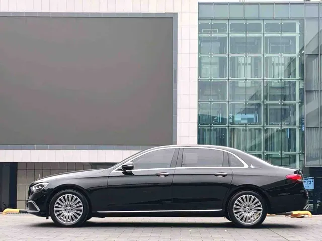 Mercedes-Benz E-Class — Фото автомобиля 9
