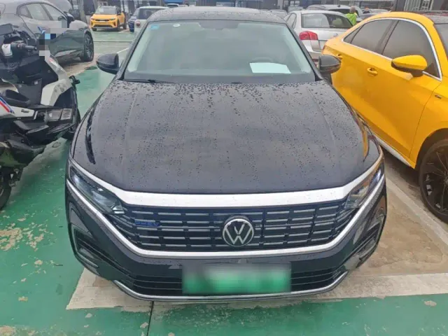 Volkswagen Passat — Фото автомобиля 2