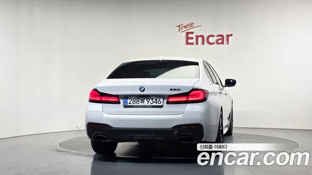 BMW 5 Series — Фото автомобиля 4