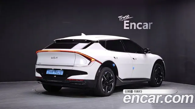 Kia EV6 — Фото автомобиля 2