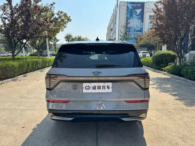 Ford Edge — Фото автомобиля 12