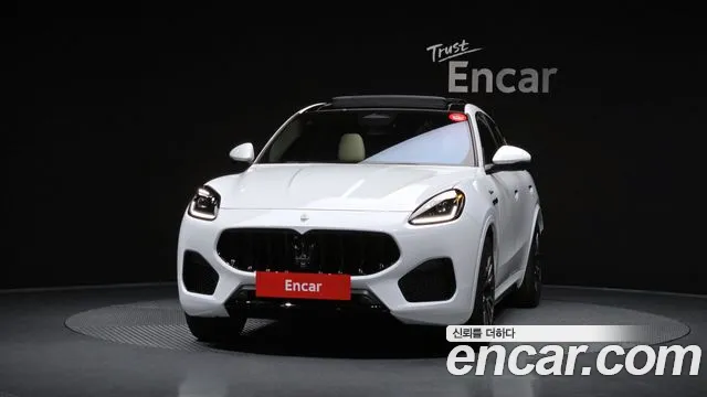 Maserati Grecale — Фото автомобиля 3