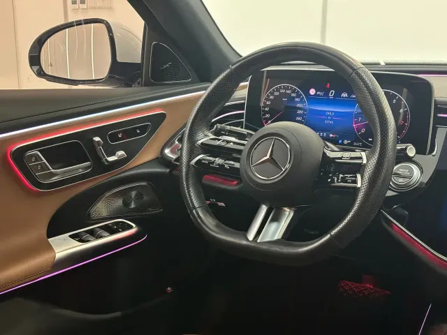 Mercedes-Benz E-Class — Фото автомобиля 15