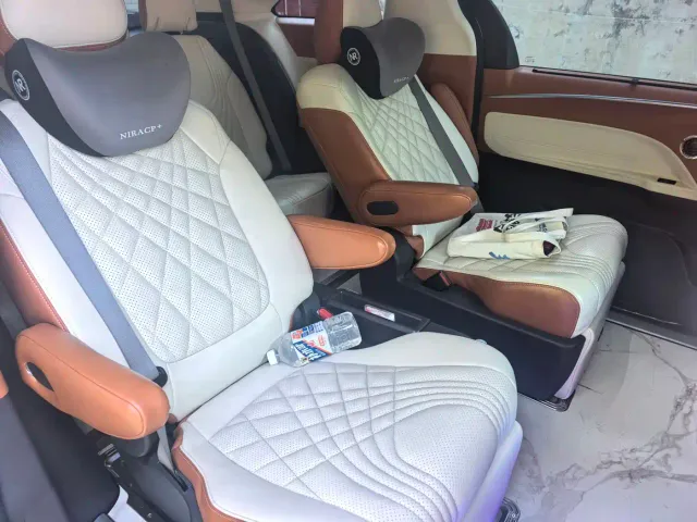 Toyota Sienna — Фото автомобиля 5