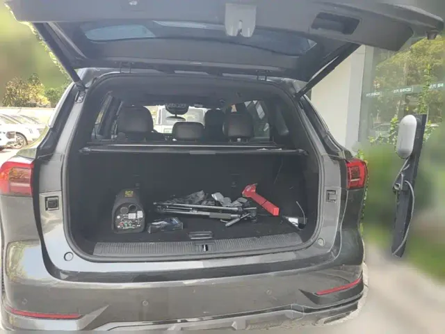 Roewe RX5 Max — Фото автомобиля 9