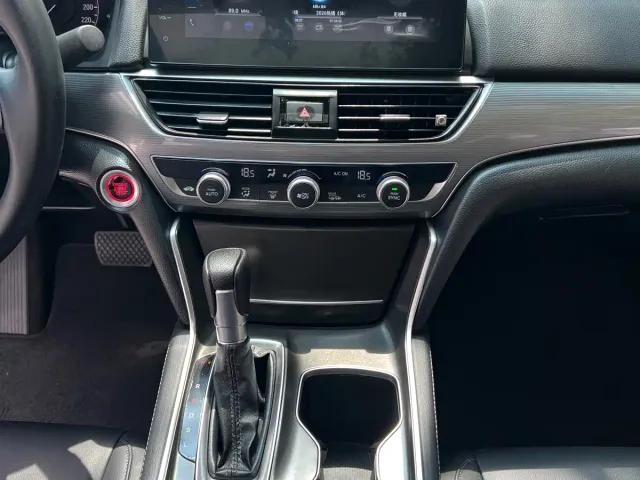 Honda Accord — Фото автомобиля 14