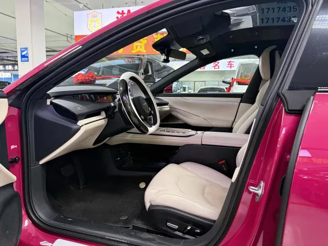 Xiaomi SU7 — Фото автомобиля 7