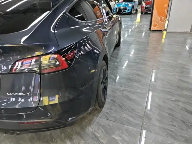 Tesla Model Y 2024 Rear-Wheel Drive Version — Фото автомобиля 7