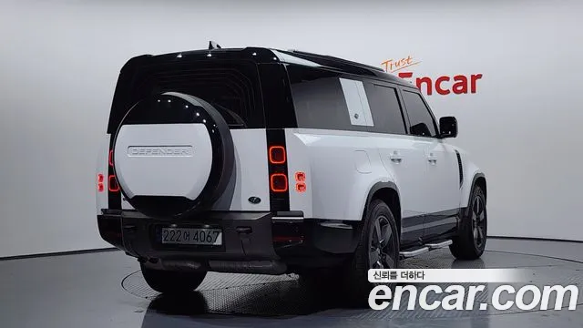Land Rover Defender — Фото автомобиля 2