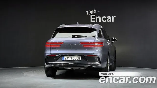 Genesis GV70 — Фото автомобиля 4