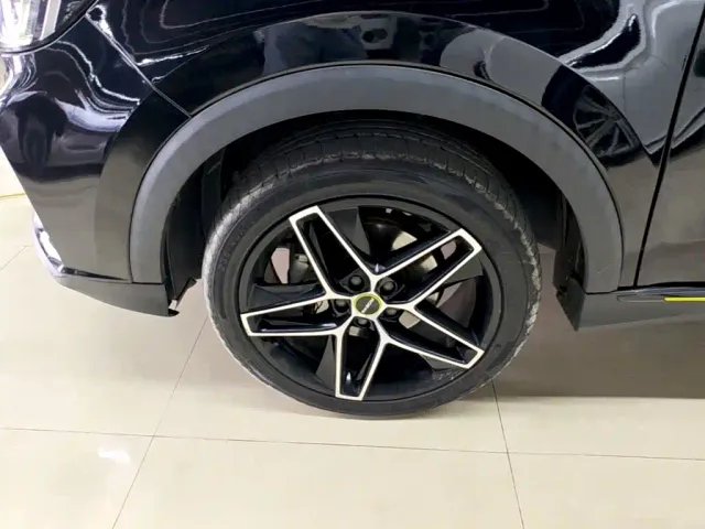 Roewe RX5 — Фото автомобиля 22