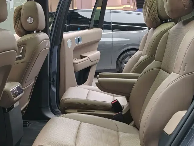 Li Auto Li L8 2025 Max Smart Renewal Edition — Фото автомобиля 15