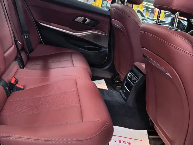 BMW 3 Series — Фото автомобиля 9