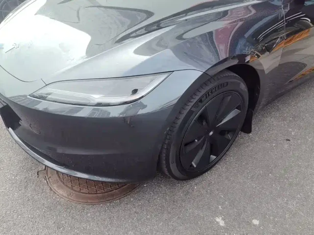 Tesla Model 3 — Фото автомобиля 23