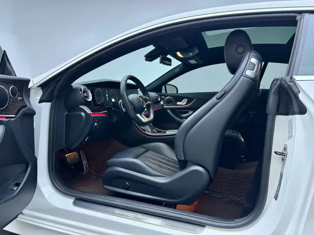 Mercedes-Benz E-Class — Фото автомобиля 7