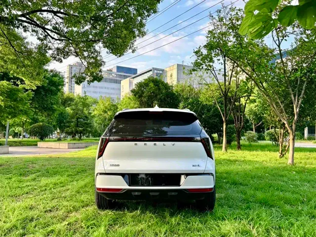 Geely Boyue L — Фото автомобиля 6