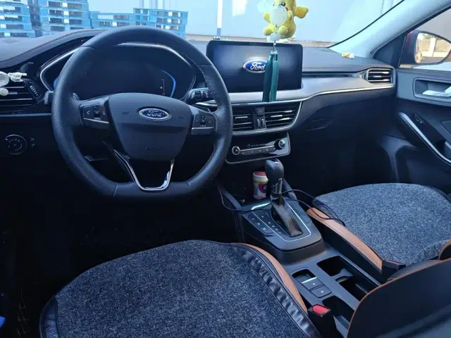 Ford Focus — Фото автомобиля 12