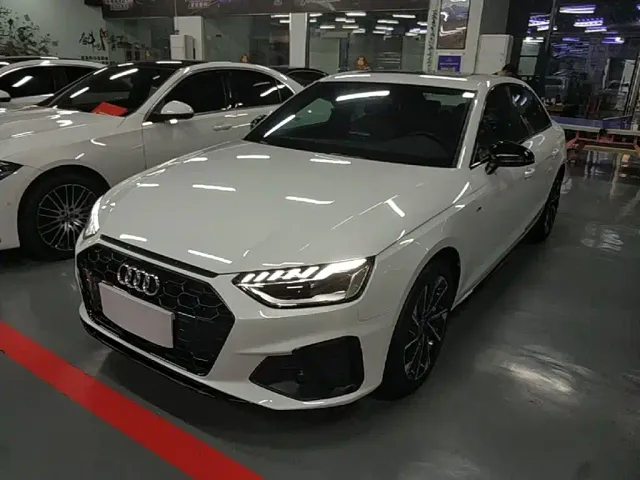 Фотография автомобиля — Audi A4L