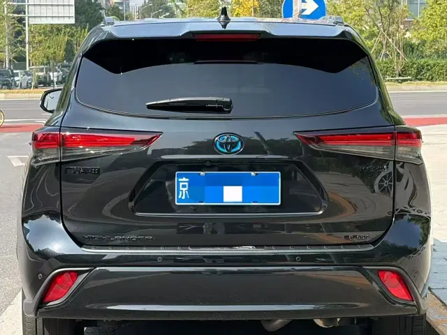 Toyota Highlander — Фото автомобиля 19