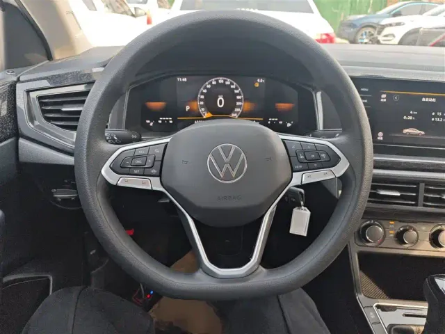 Volkswagen Lavida — Фото автомобиля 10