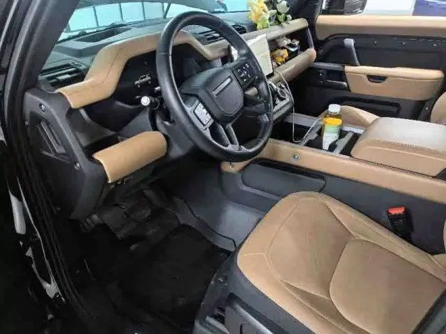 Land Rover Defender — Фото автомобиля 2