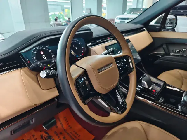 Land Rover Range Rover Sport — Фото автомобиля 7