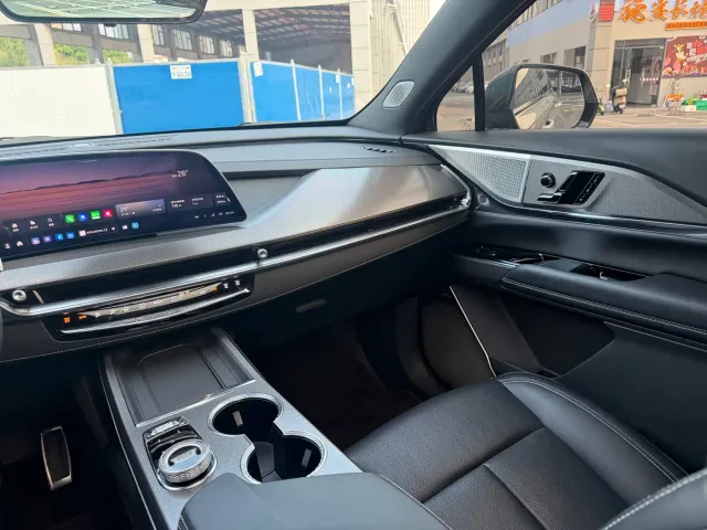 Cadillac XT5 — Фото автомобиля 8