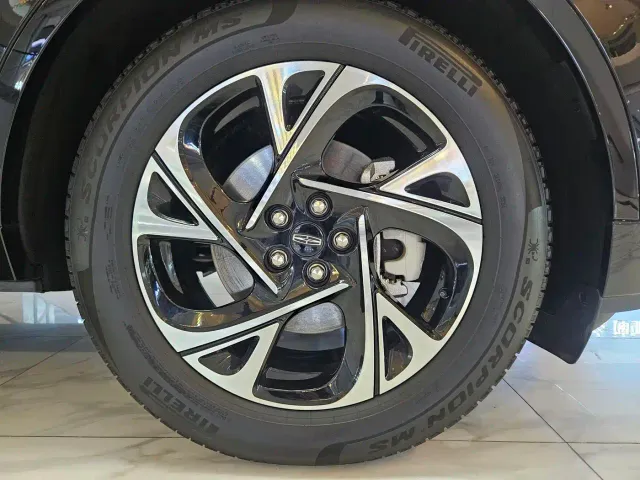 Lincoln Nautilus 2025 2.0T AWD Prestige Hybrid — Фото автомобиля 24