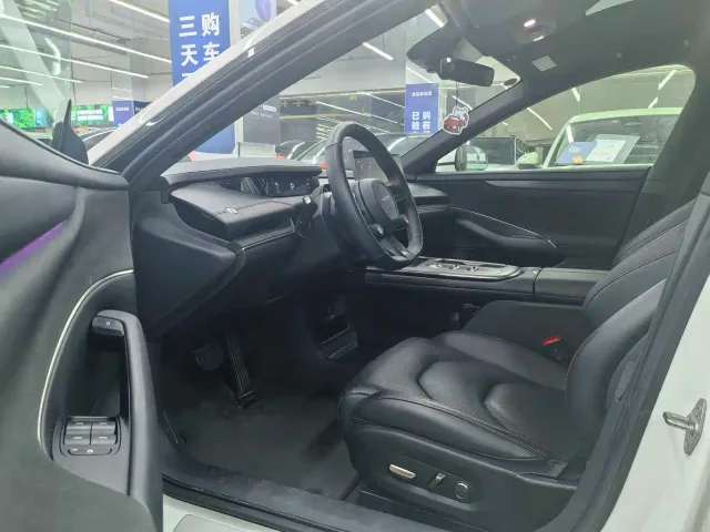 Xiaomi SU7 — Фото автомобиля 4