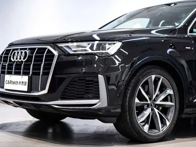 Audi Q7 — Фото автомобиля 5