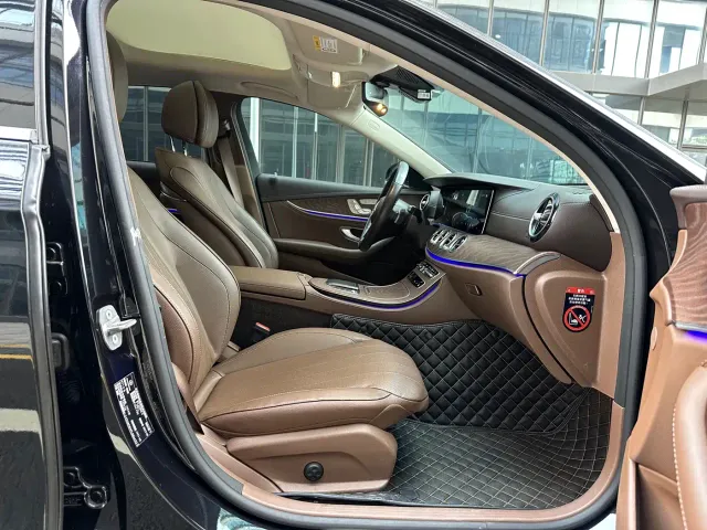Mercedes-Benz E-Class — Фото автомобиля 11