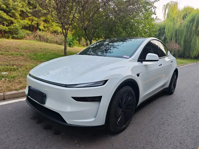 Фотография автомобиля — Tesla Model Y