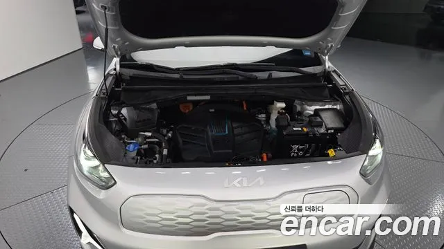 Kia Niro — Фото автомобиля 8
