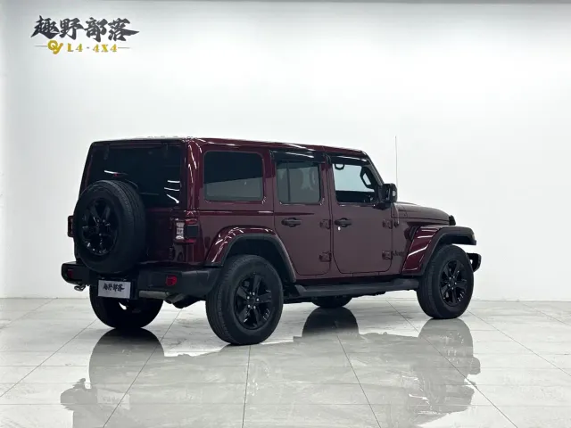 Jeep Wrangler — Фото автомобиля 15