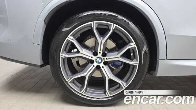 BMW X5 xDrive 40i M Sport — Фото автомобиля 5