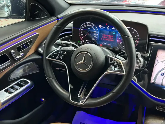 Mercedes-Benz E-Class — Фото автомобиля 13