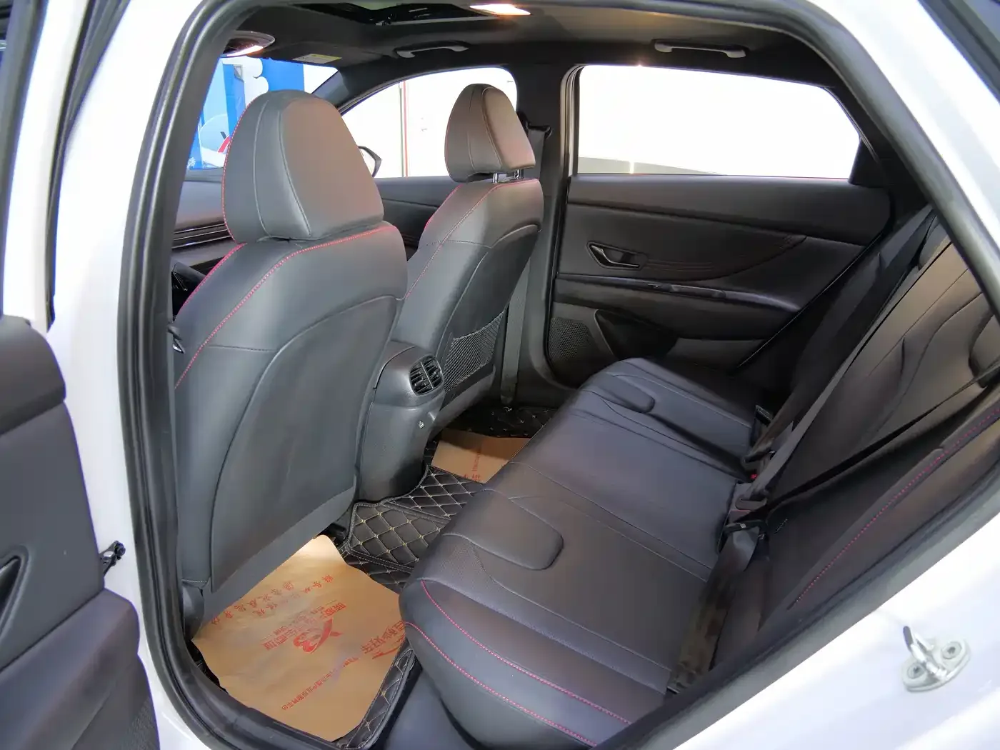 Hyundai Elantra 2022 240TGDi DCT LUX Premium Edition — Фото автомобиля 9