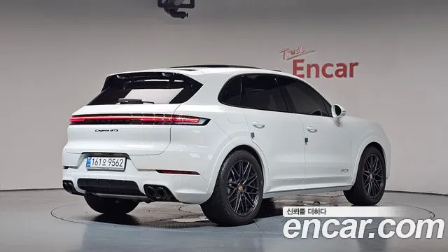 Porsche Cayenne — Фото автомобиля 2