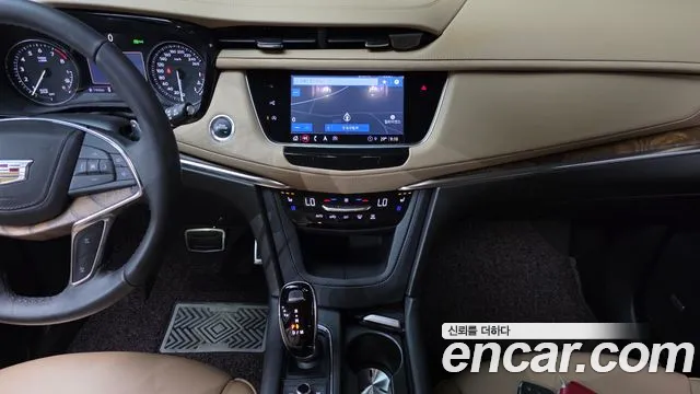 Cadillac XT5 — Фото автомобиля 11