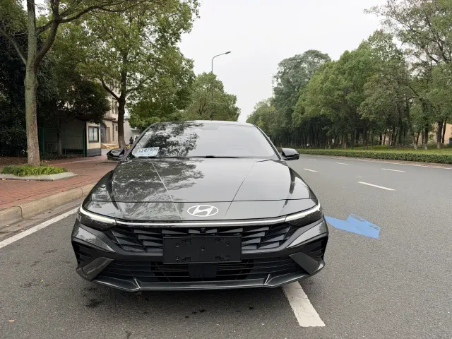 Hyundai Elantra — Фото автомобиля 2