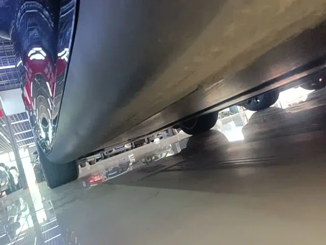 Tesla Model Y — Фото автомобиля 21