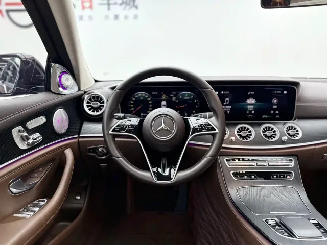 Mercedes-Benz E-Class — Фото автомобиля 6