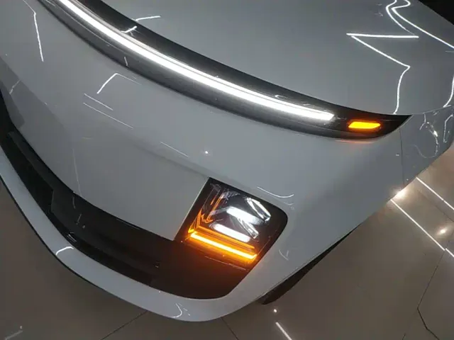 Li Auto L6 — Фото автомобиля 23