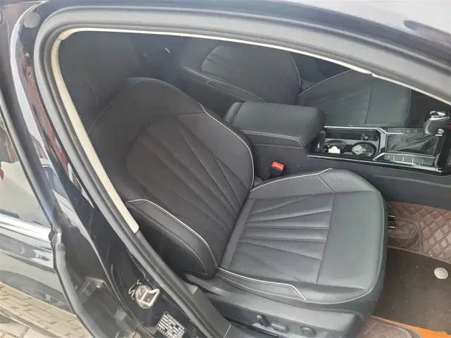 Volkswagen Passat — Фото автомобиля 24