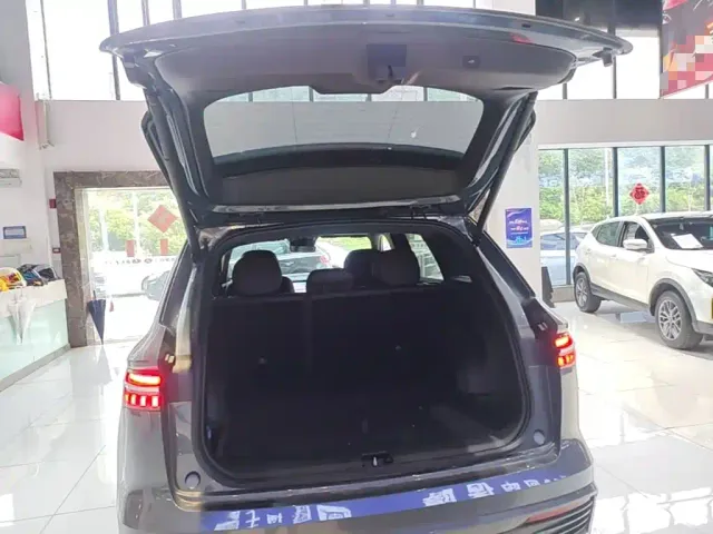 Geely Xingyue L — Фото автомобиля 18