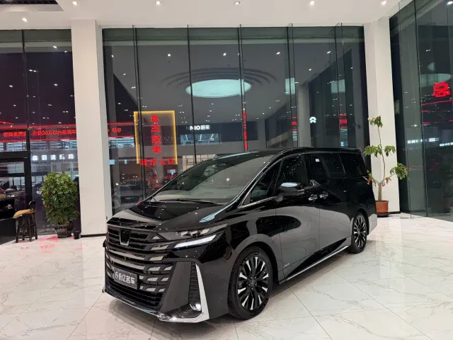 Toyota Vellfire — Фото автомобиля 3