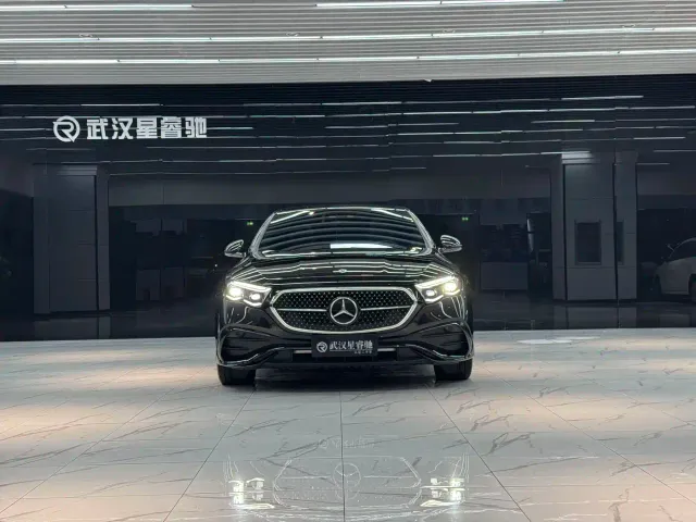 Mercedes-Benz E-Class — Фото автомобиля 2