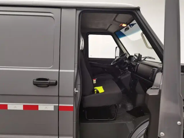 Iveco Iveco Daily 2025 Model V35 Van 2.5T Manual Short Wheelbase Low Roof Dual Tires — Фото автомобиля 23
