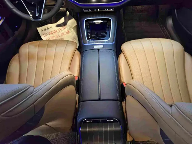 Mercedes-Benz E-Class — Фото автомобиля 9
