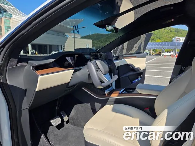 Tesla Model X — Фото автомобиля 7